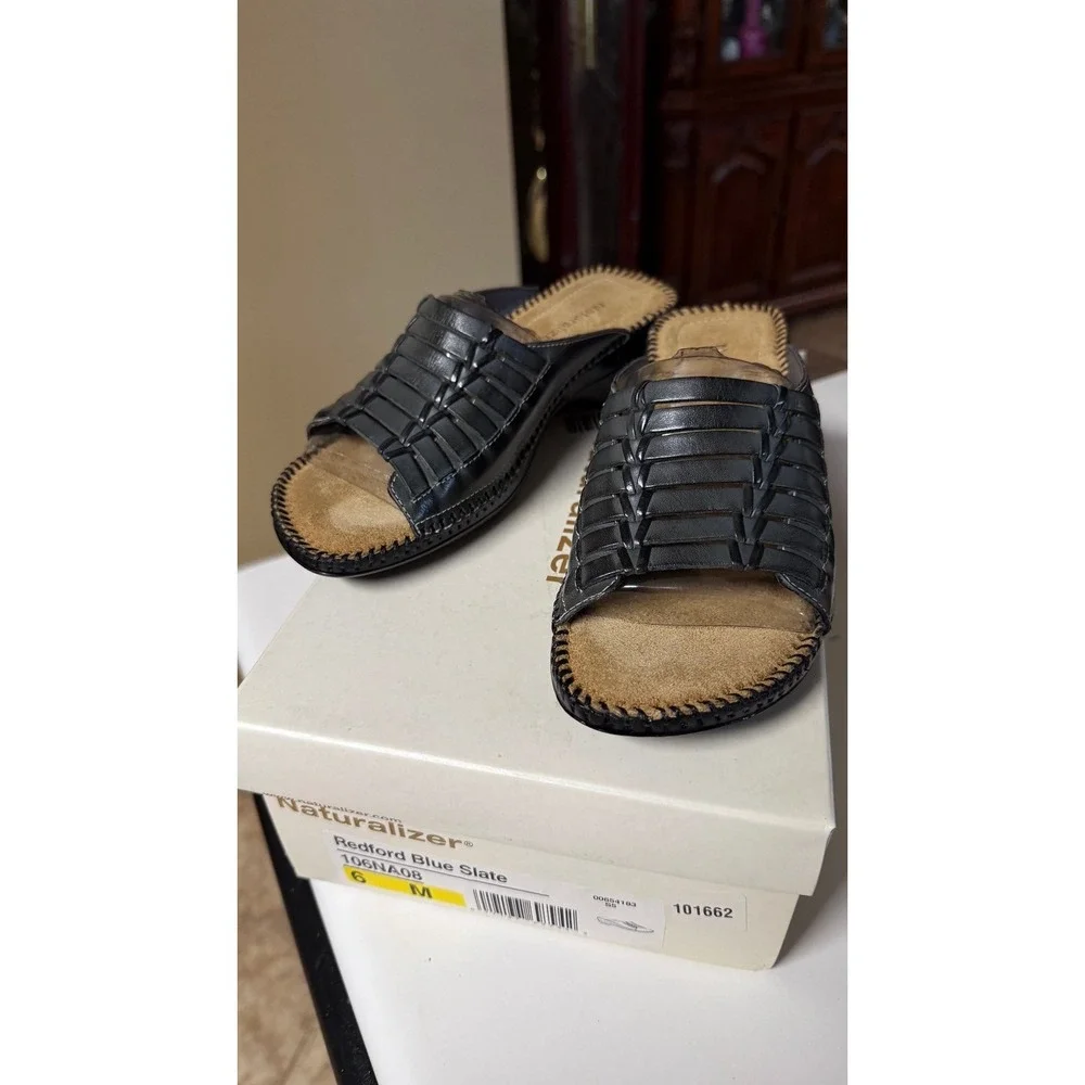 Naturalizer leather slide